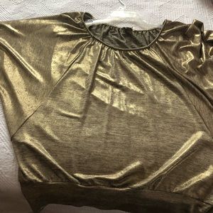 Fun slimming shirt, slinky like material